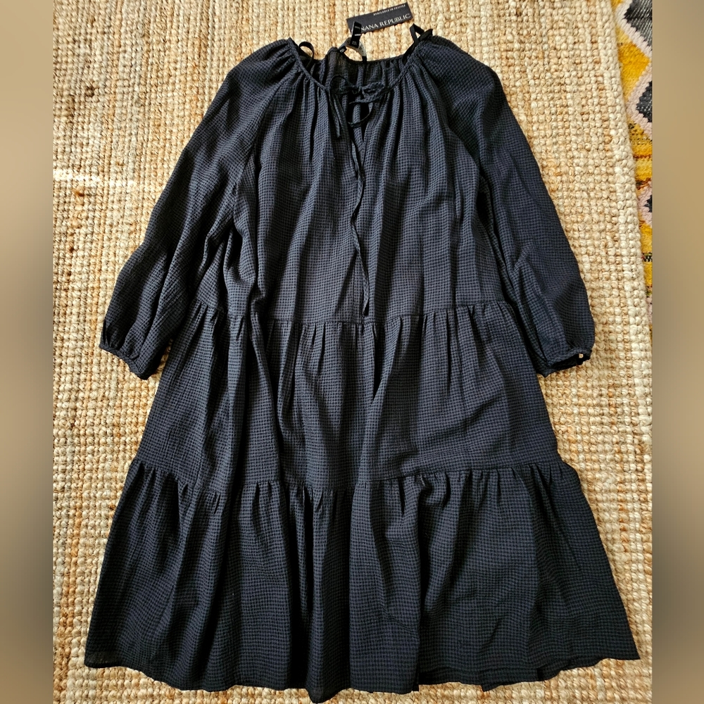 Banana Republic Black dress. Brand New. Small.
